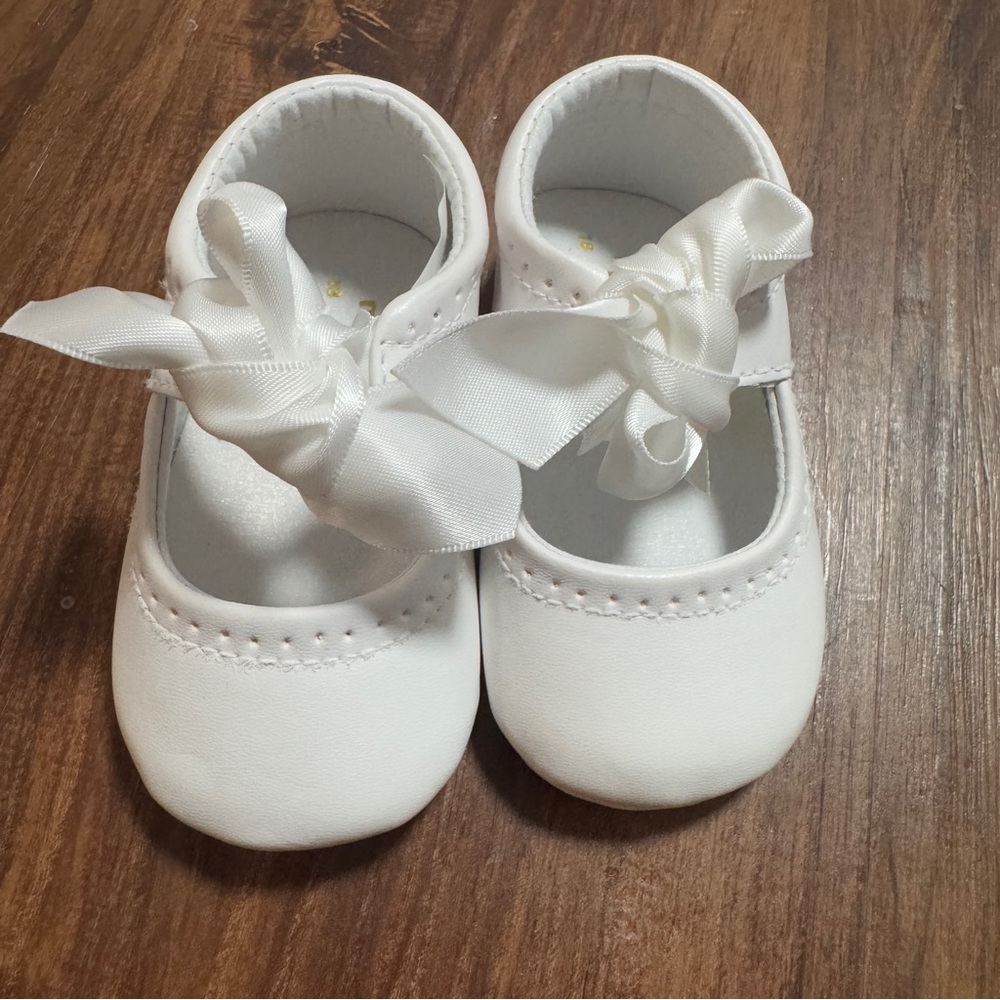 Mayoral White Newborn Bow Mary Janes Size 18